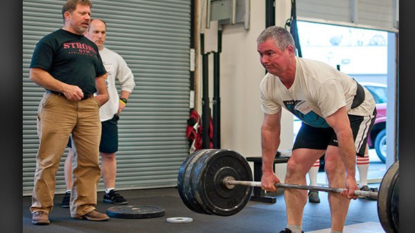 Standard pulling position in the deadlift