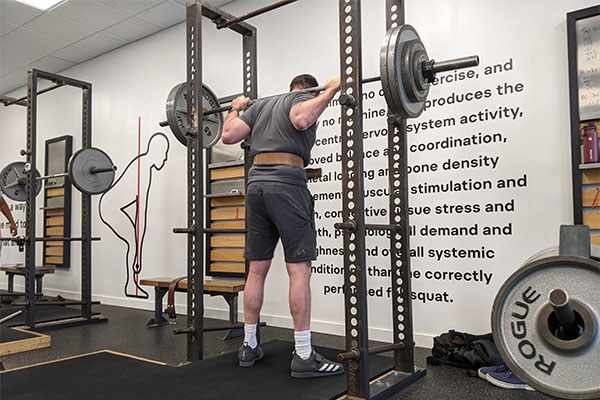 stephen getting ready to squat a heavy double