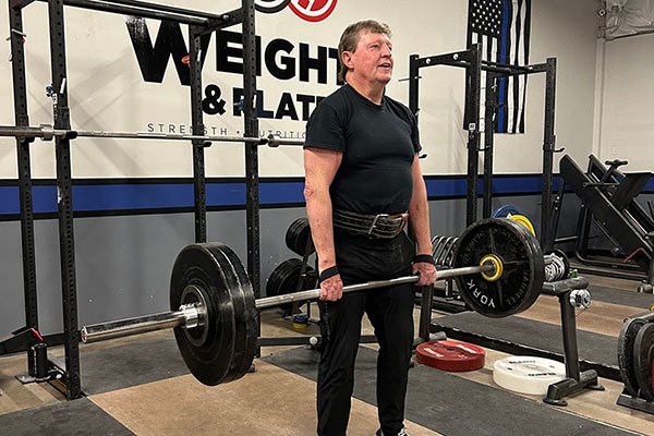 david locking out a deadlift at a starting strength training camp