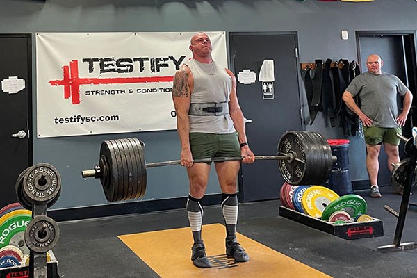 quinn pulls a 705 lb deadlift at testify strength and conditioning