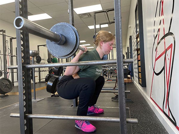 kaitlyn squats at starting strength columbus