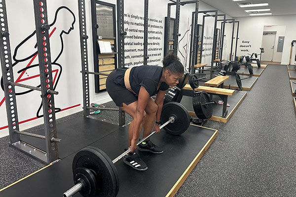 adrian setting up a deadlift