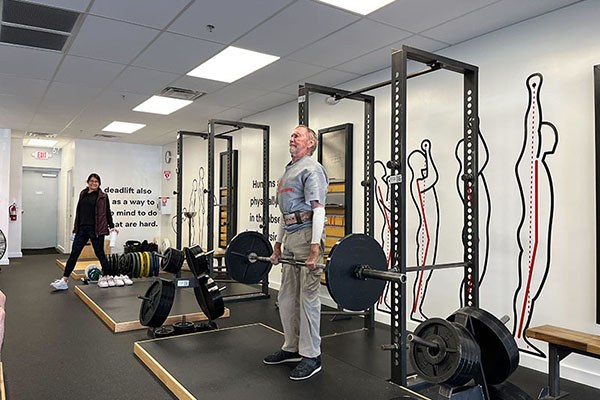larry with a 135 lb triple in the deadlift