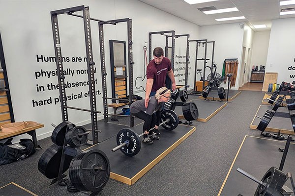 jarret beck teaches camp attendees how to determine if their deadlift set up is correct