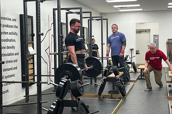 zack locks out a 440 lb deadlift