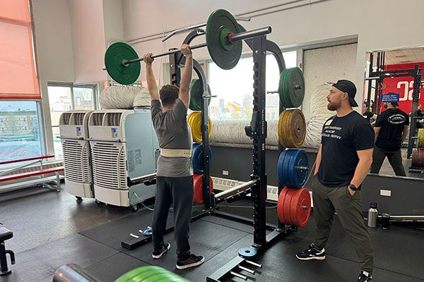 chris locking out a press