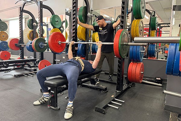 chris palladino teaches leg tension in the bench press