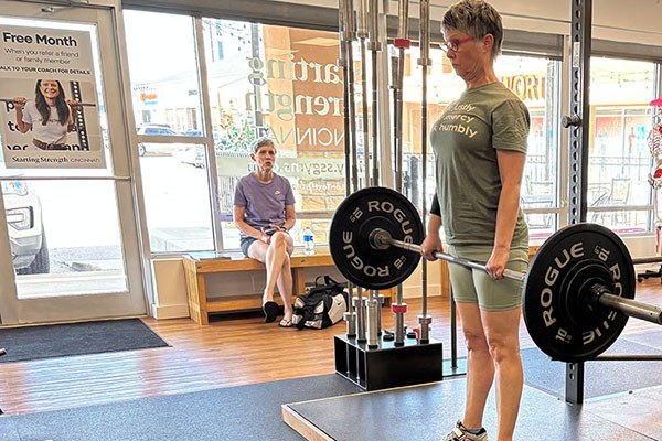 connie locks out a deadlift