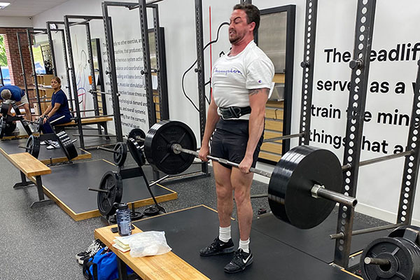 brendan klein deadlifts 405 for reps