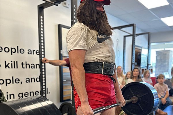 gump locks out a 585 deadlift