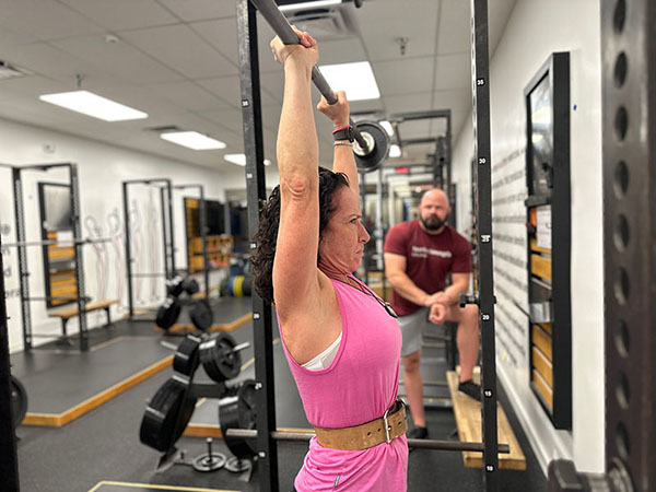 darlene locking out a press