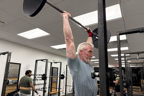 mark locking out a 135 press