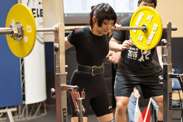 saki squats in her first strengthlifting meet