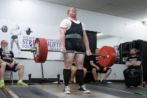 heavy deadlift at a wfac strength meet strengthlifting