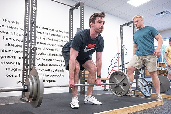 chase lindley coaching a deadlift