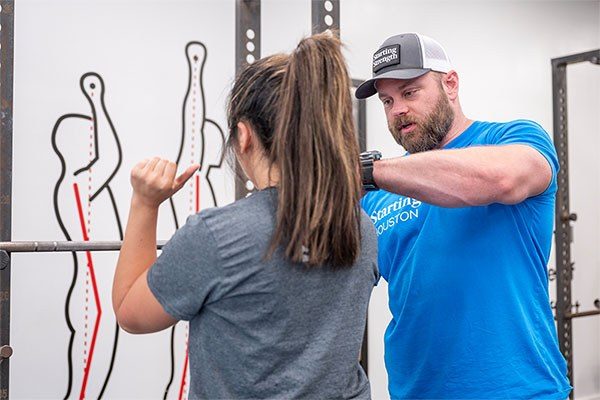 josh wells coaching a lifter