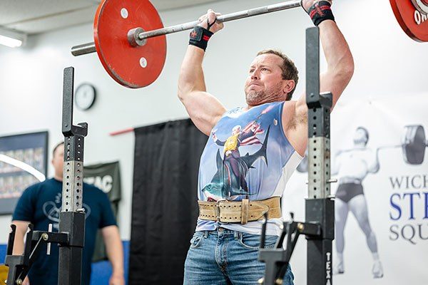 lifter in the middle of a press