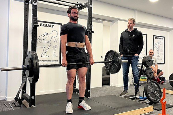 steve ross coaching at his gym in brussels