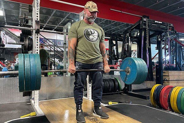 jim steel locking out a deadlift