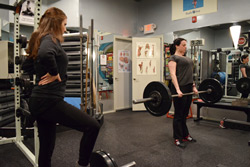 hannah coaching the deadlift