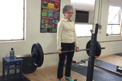 Joanne trains the deadlift