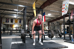 chase warms up his deadlift