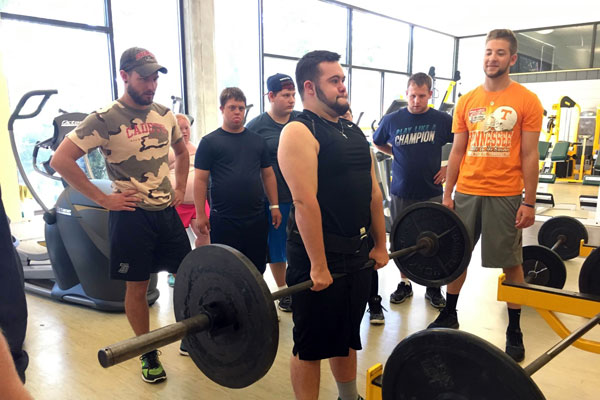 Nick Scuilio deadlifting